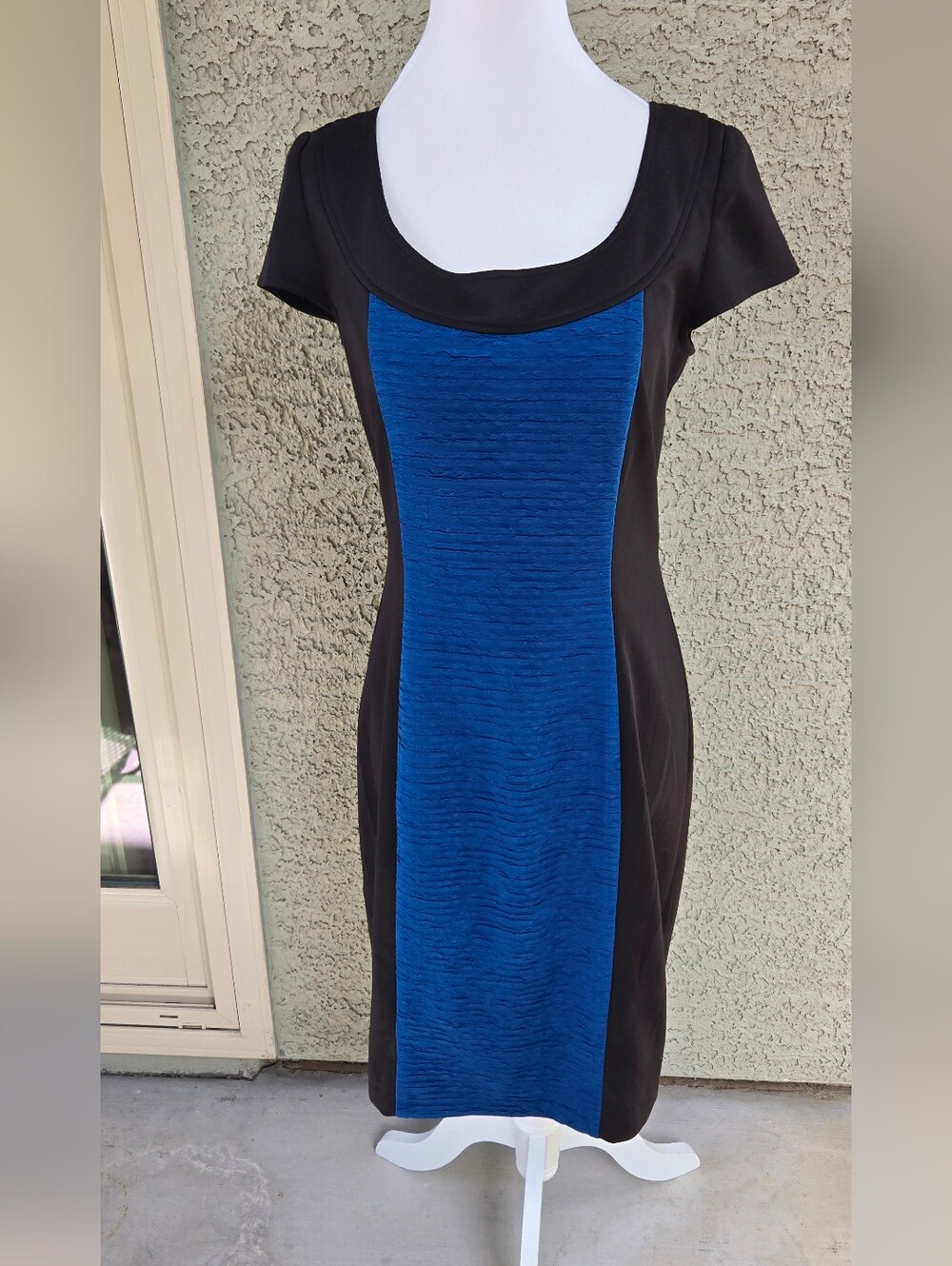 London Style Blue & Black Colorblock Scoop Neck Dress